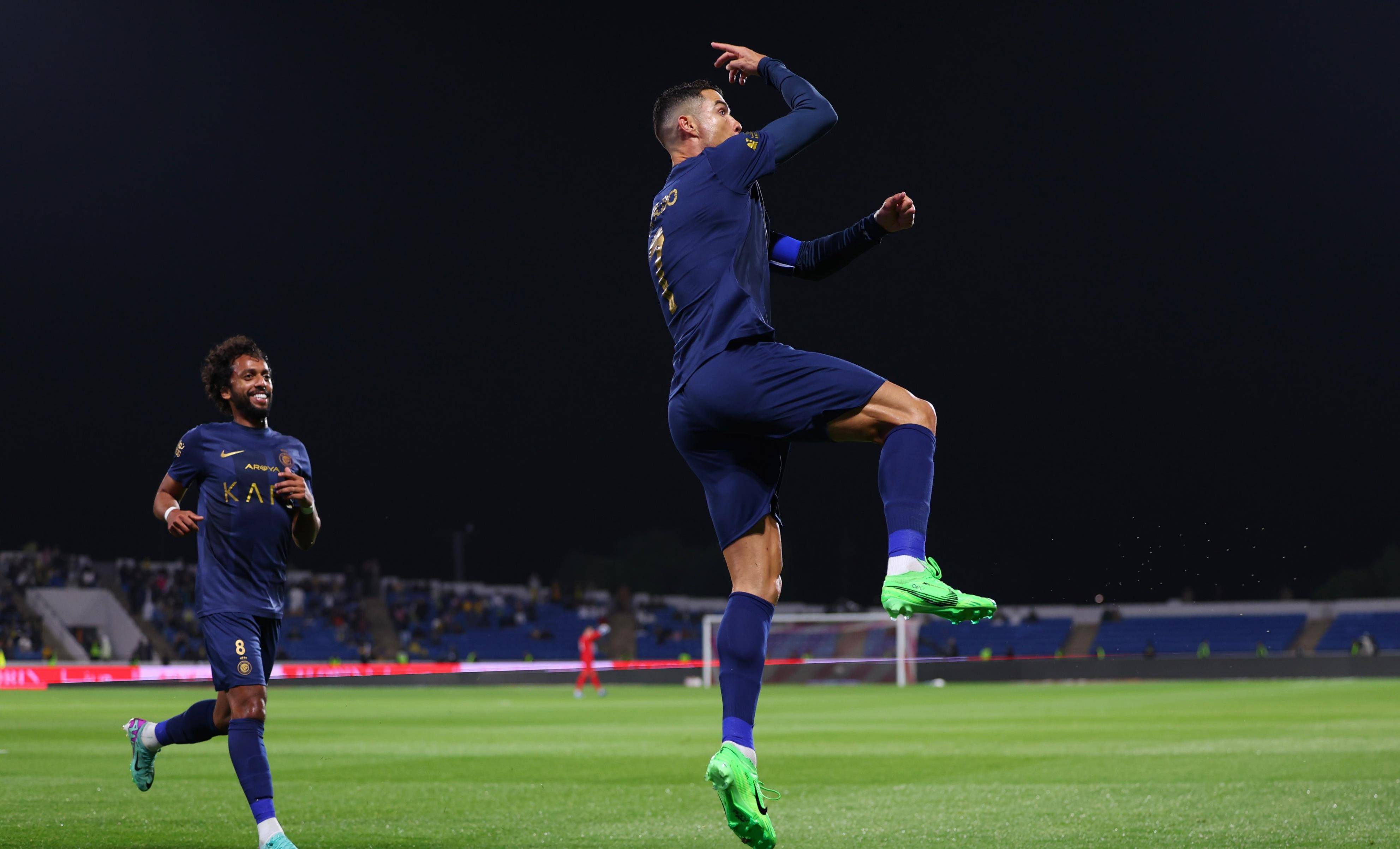 包含C罗连续十五场比赛得分超过爆冷，篮网挑战极限！的词条-开云